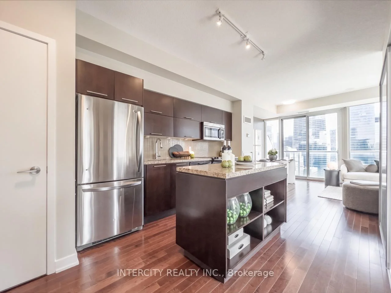 Photo 7 of Unit 2503, 126 Simcoe Street, Toronto, Waterfront Communities — HOMEH