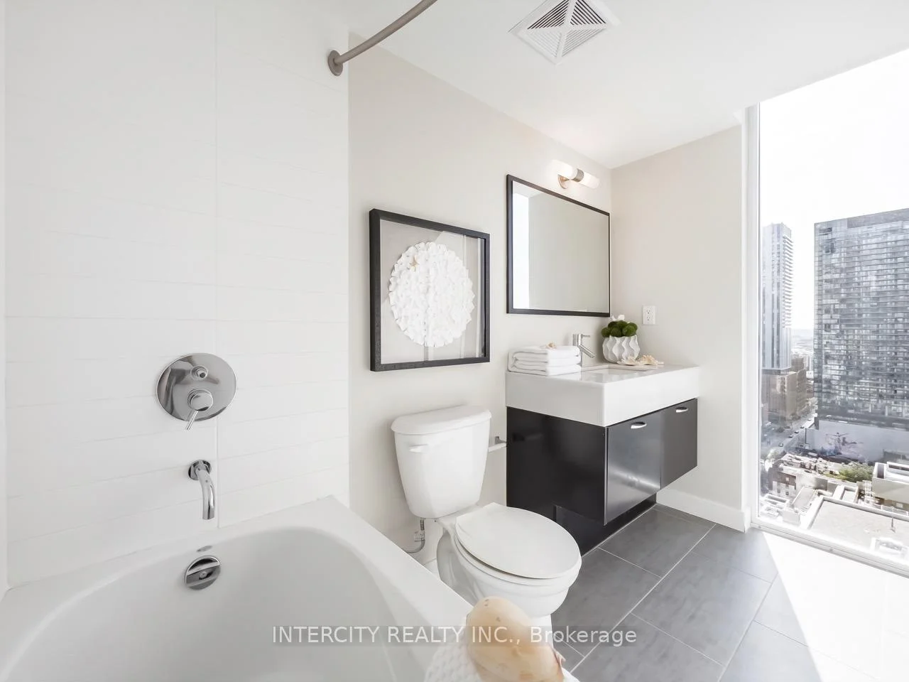 Photo 17 of Unit 2503, 126 Simcoe Street, Toronto, Waterfront Communities — HOMEH