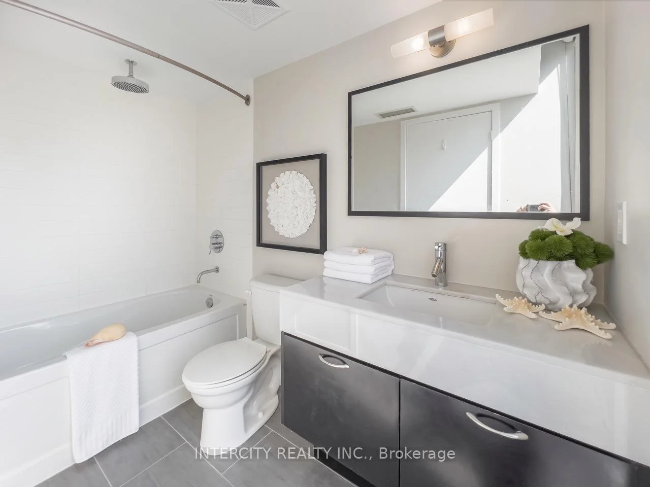 Photo 18 of Unit 2503, 126 Simcoe Street, Toronto, Waterfront Communities — HOMEH