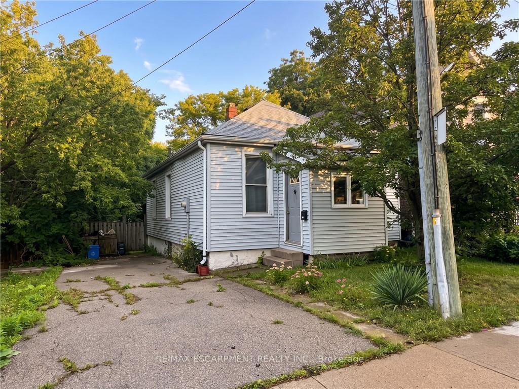Photo 2 of 28 Brantdale Avenue, Hamilton, Southam — HOMEH
