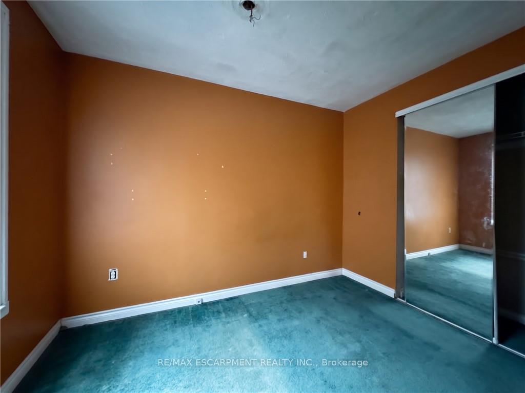 Photo 4 of 28 Brantdale Avenue, Hamilton, Southam — HOMEH