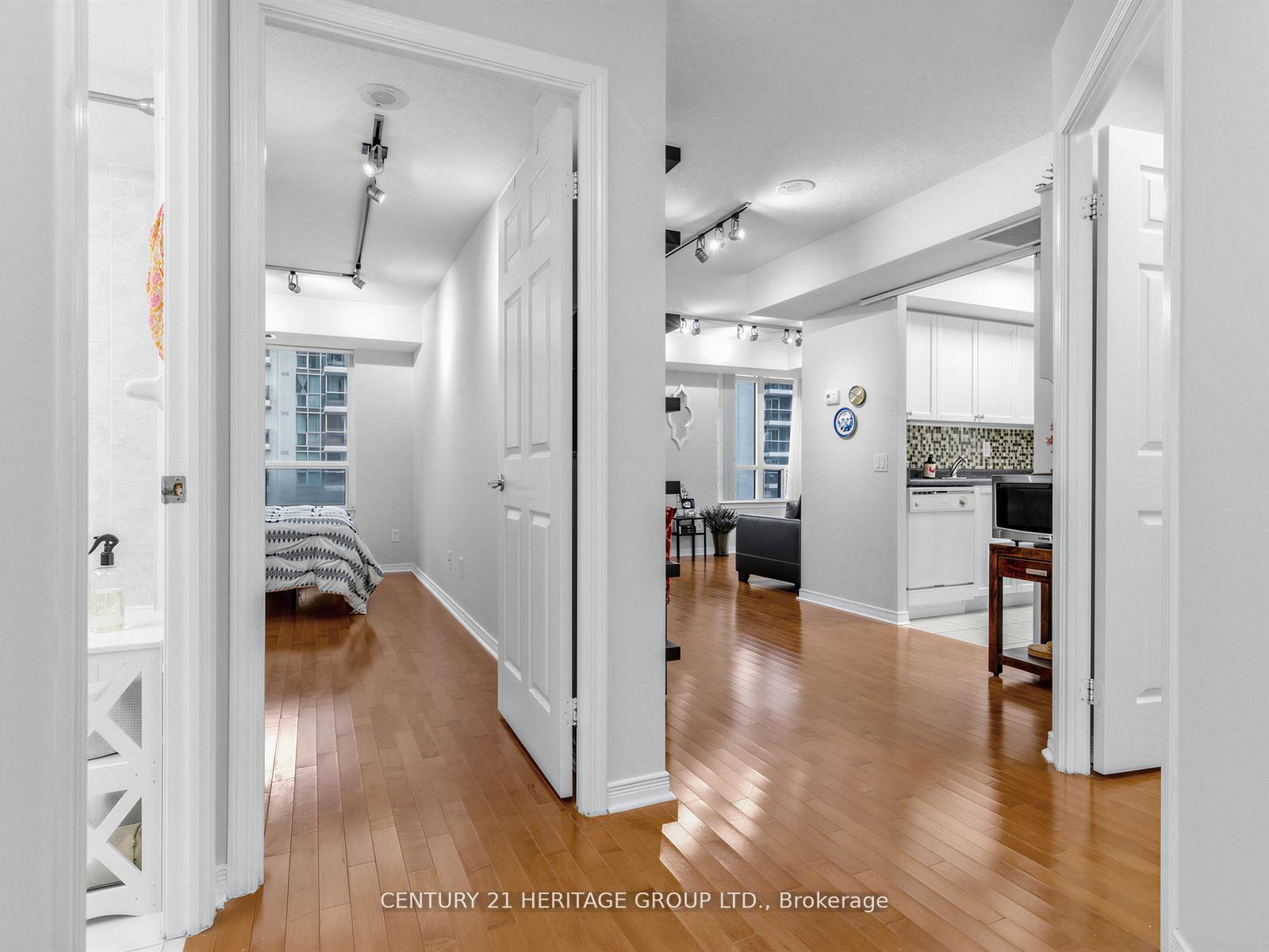 Photo 2 of Unit 815, 155 Beecroft Road, North York, Lansing-Westgate — HOMEH
