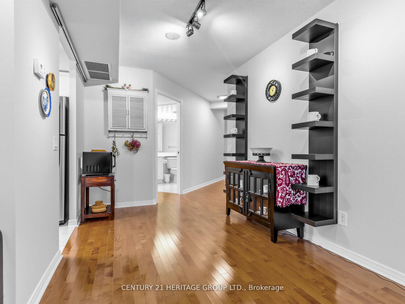 Photo 6 of Unit 815, 155 Beecroft Road, North York, Lansing-Westgate — HOMEH