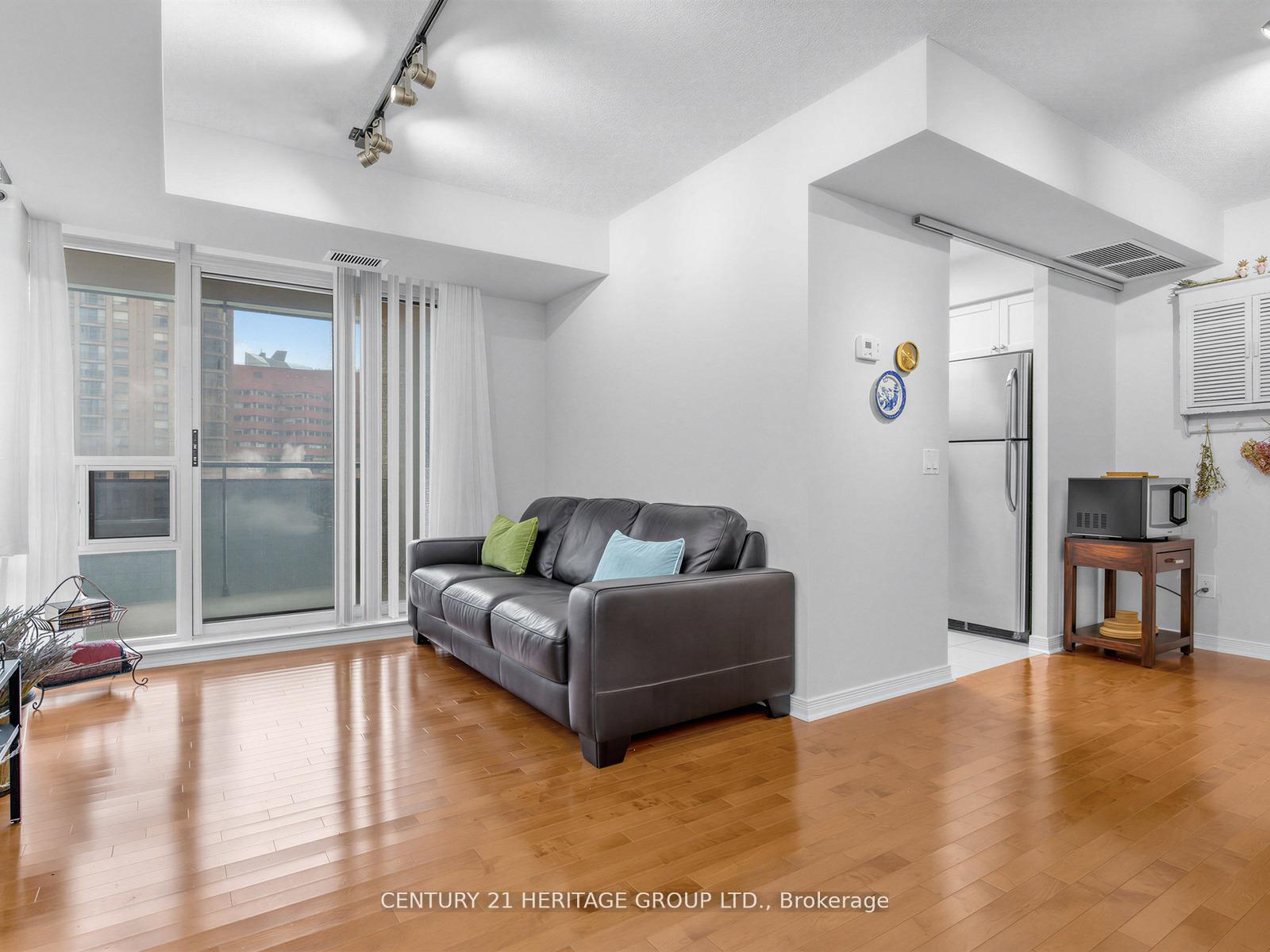 Photo 7 of Unit 815, 155 Beecroft Road, North York, Lansing-Westgate — HOMEH