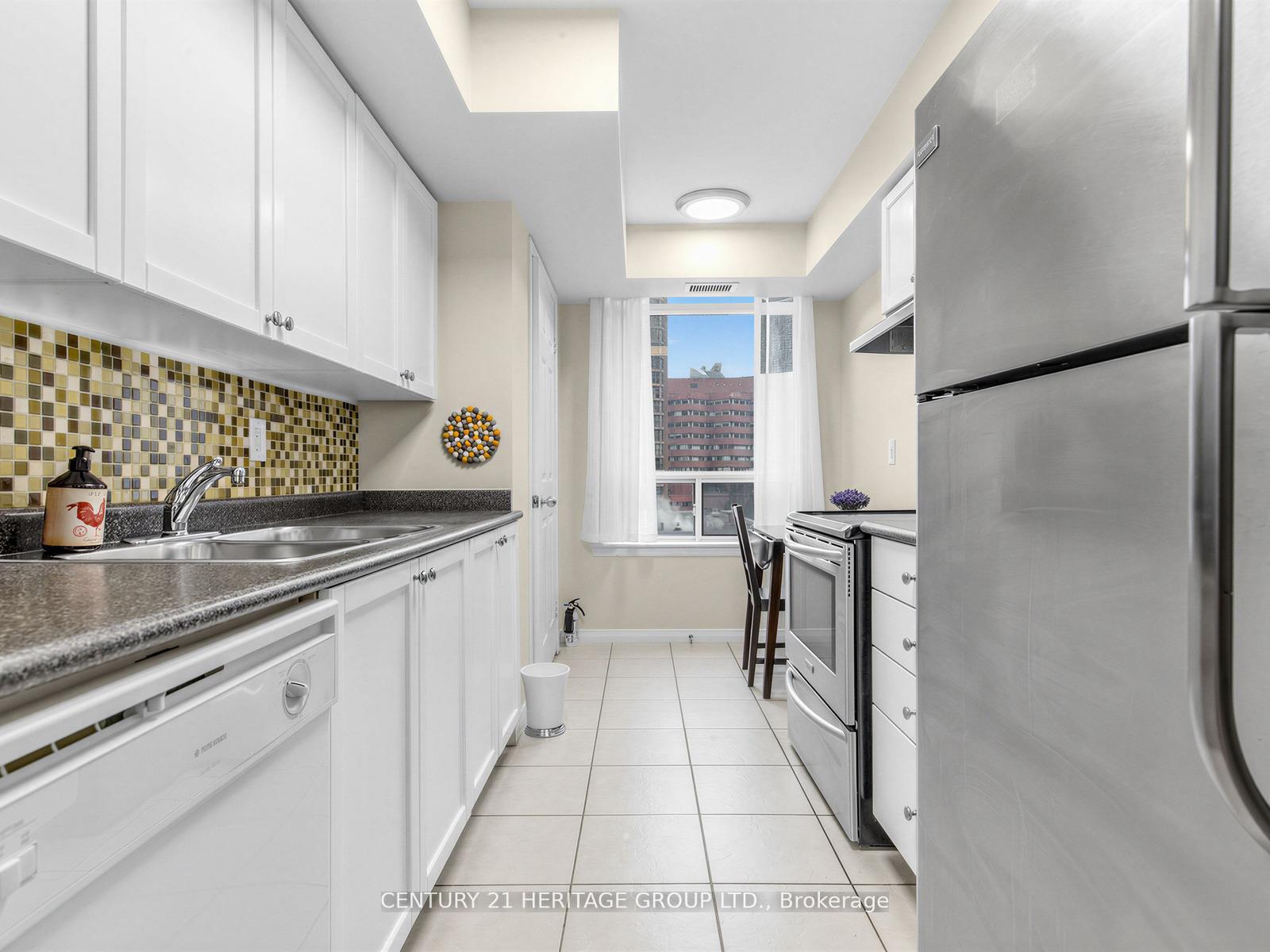 Photo 11 of Unit 815, 155 Beecroft Road, North York, Lansing-Westgate — HOMEH