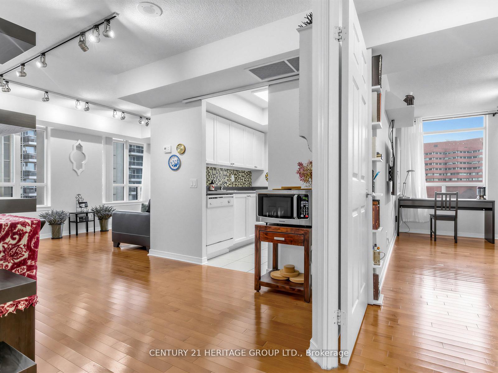 Photo 21 of Unit 815, 155 Beecroft Road, North York, Lansing-Westgate — HOMEH
