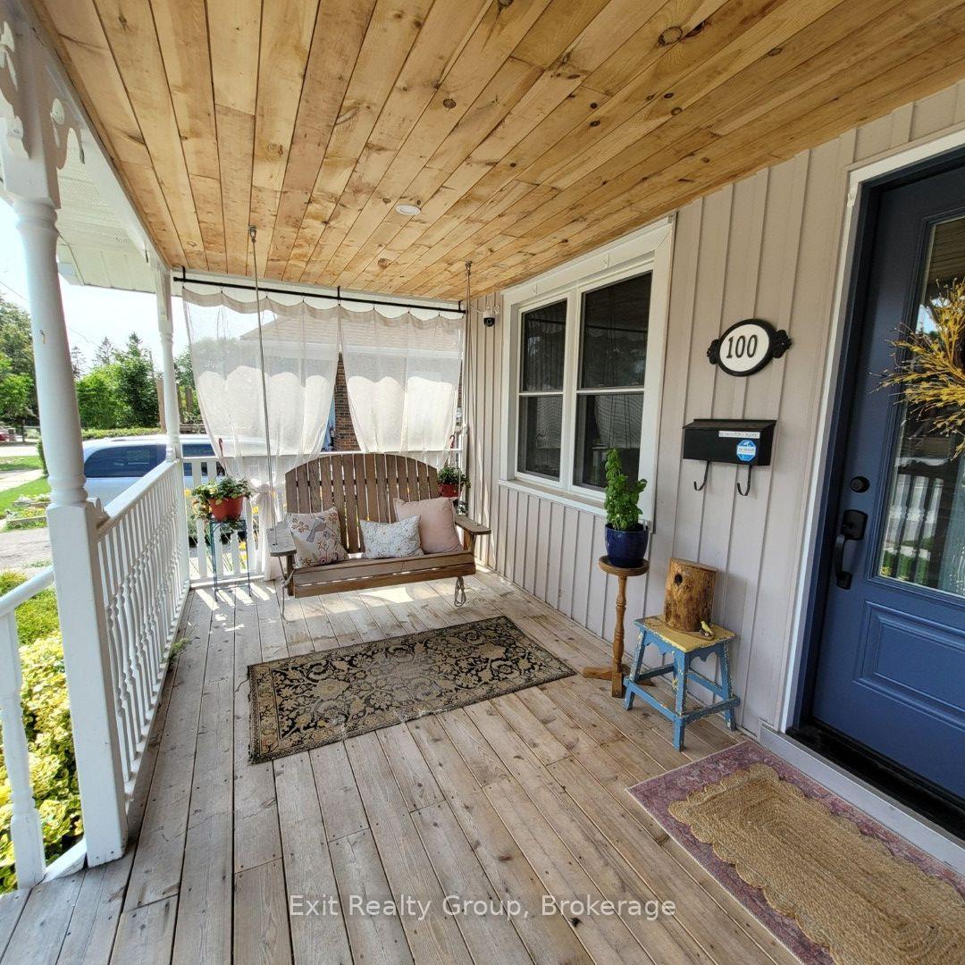 Photo 3 of 100 Arlington Avenue, Oshawa, O'Neill — HOMEH
