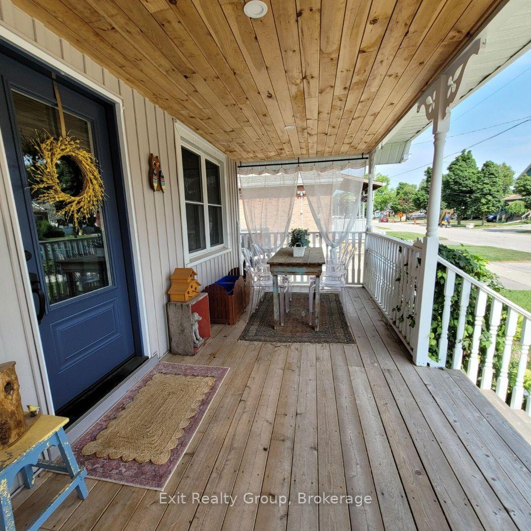 Photo 4 of 100 Arlington Avenue, Oshawa, O'Neill — HOMEH
