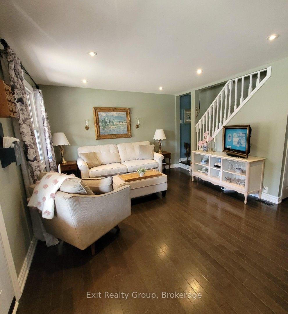 Photo 6 of 100 Arlington Avenue, Oshawa, O'Neill — HOMEH