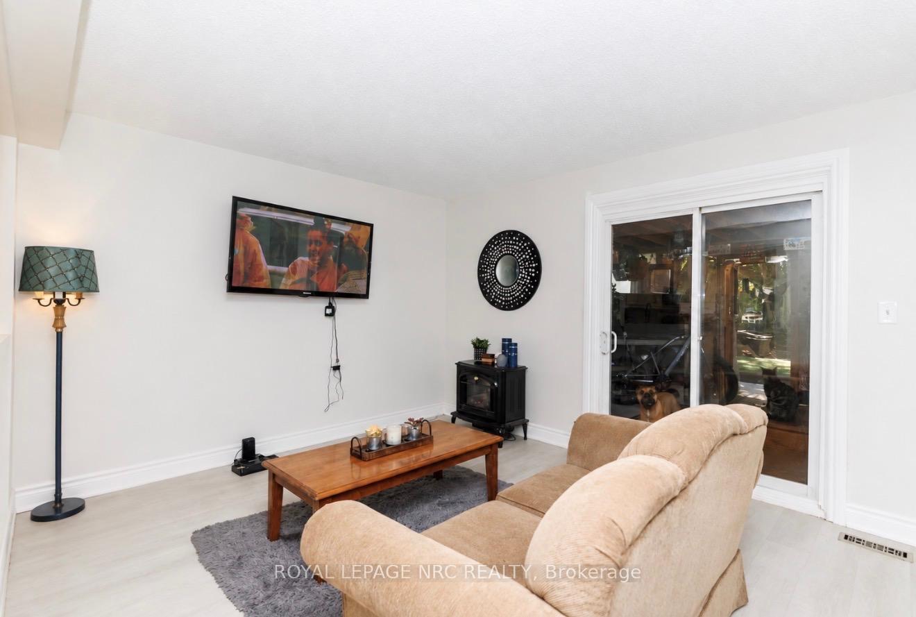 Photo 8 of 6562 Harmony Avenue, Niagara Falls, West Wood — HOMEH