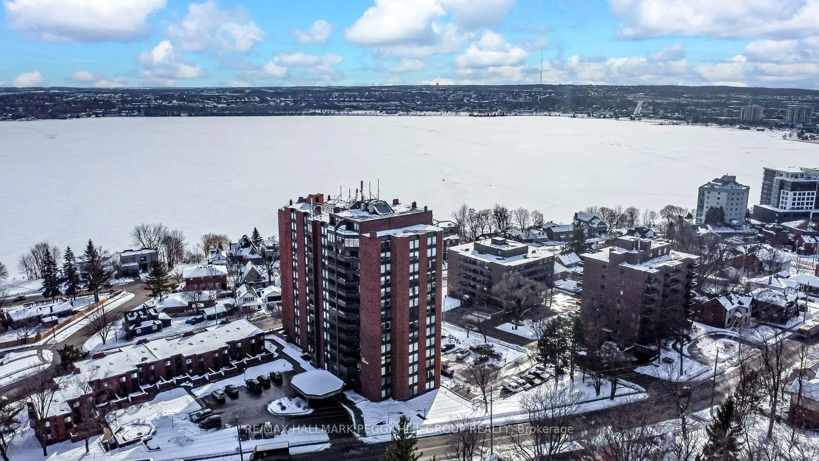 Photo 2 of Unit 206, 181 Collier Street, Barrie, North Shore — HOMEH