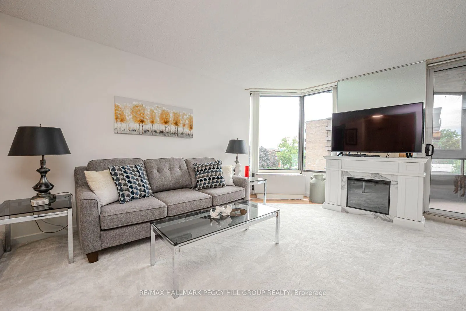 Photo 3 of Unit 206, 181 Collier Street, Barrie, North Shore — HOMEH