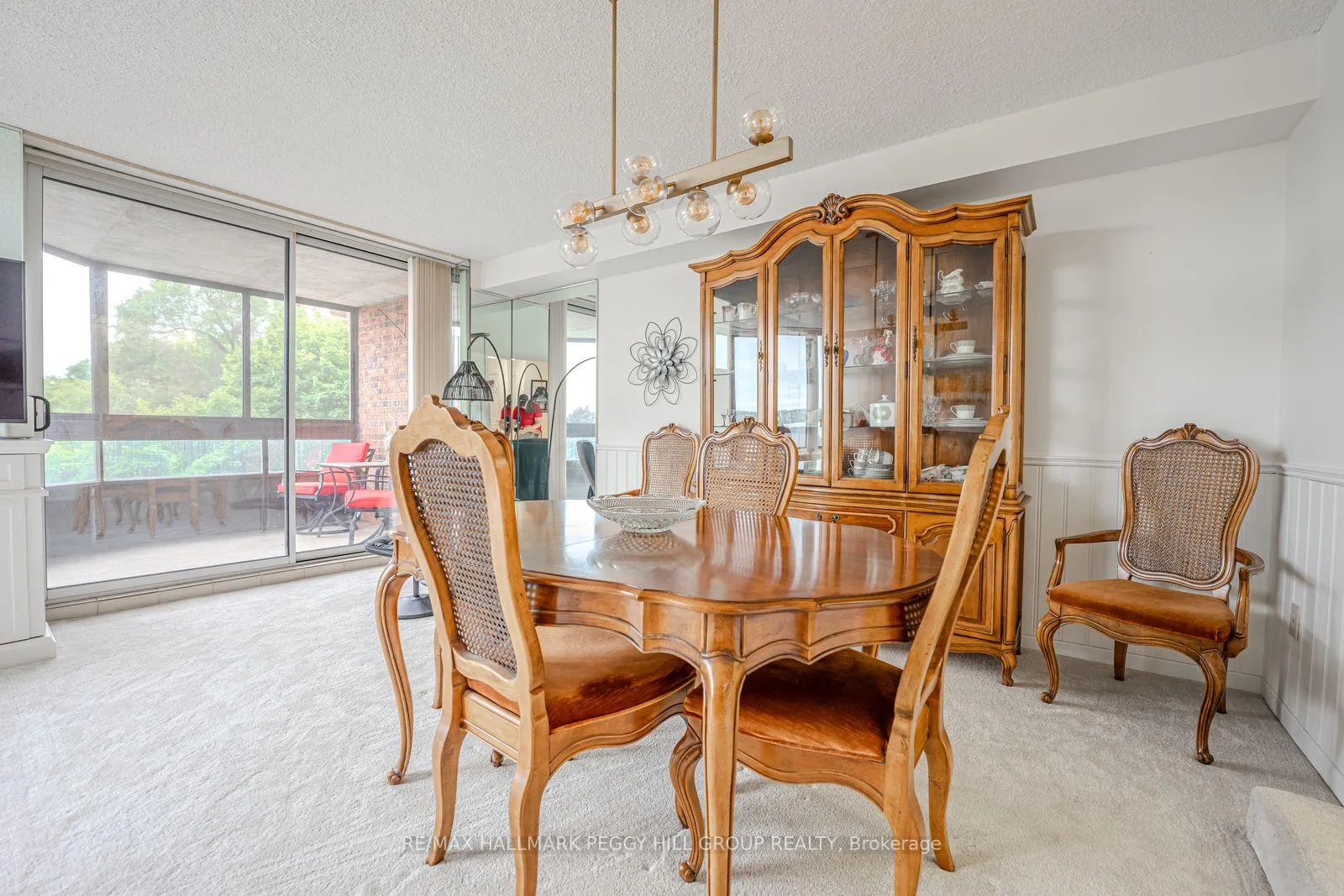 Photo 4 of Unit 206, 181 Collier Street, Barrie, North Shore — HOMEH