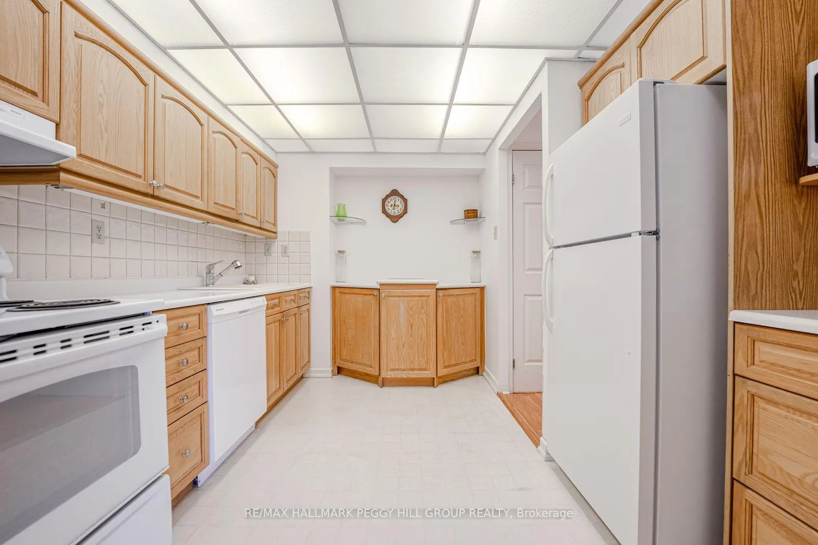 Photo 6 of Unit 206, 181 Collier Street, Barrie, North Shore — HOMEH