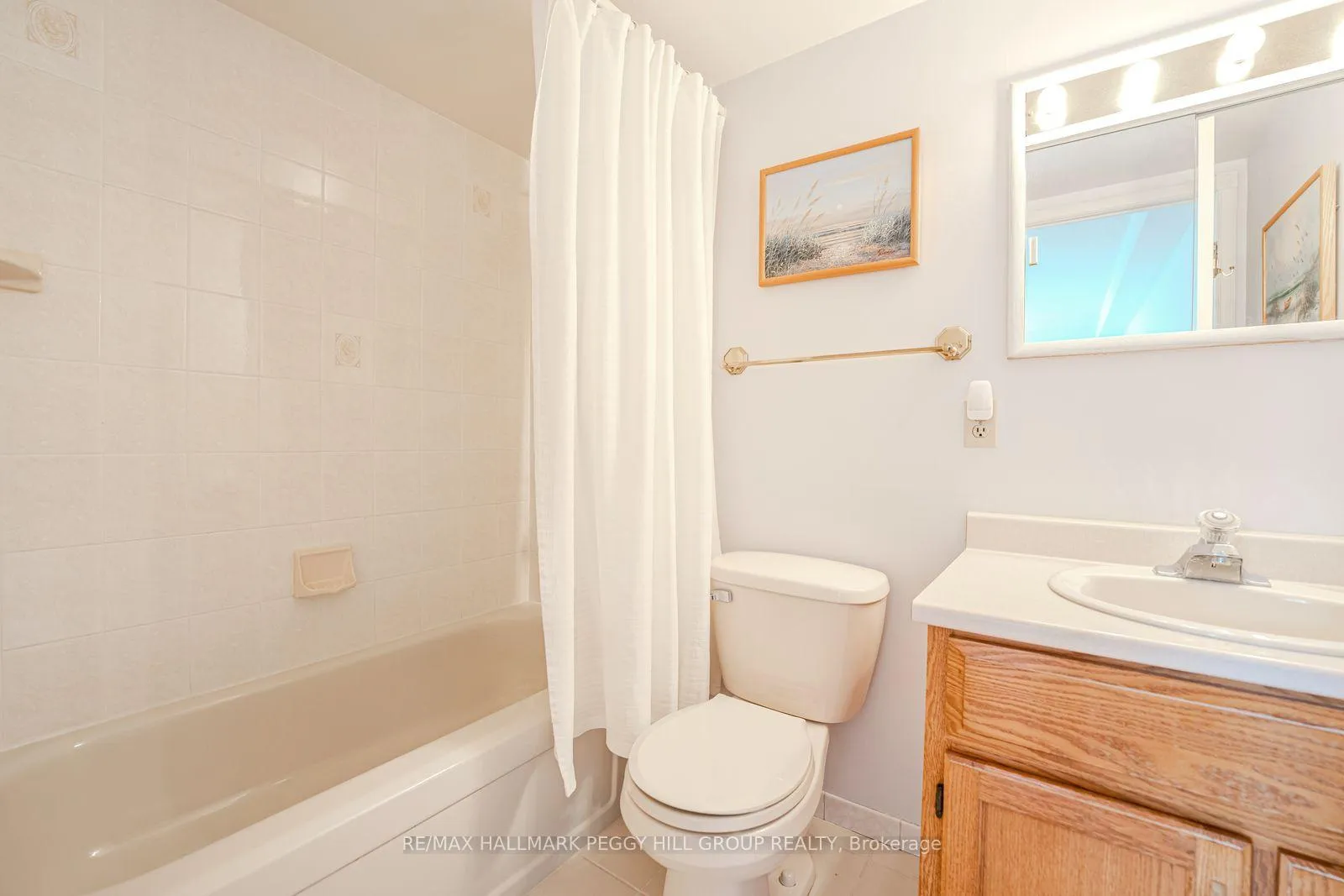 Photo 9 of Unit 206, 181 Collier Street, Barrie, North Shore — HOMEH