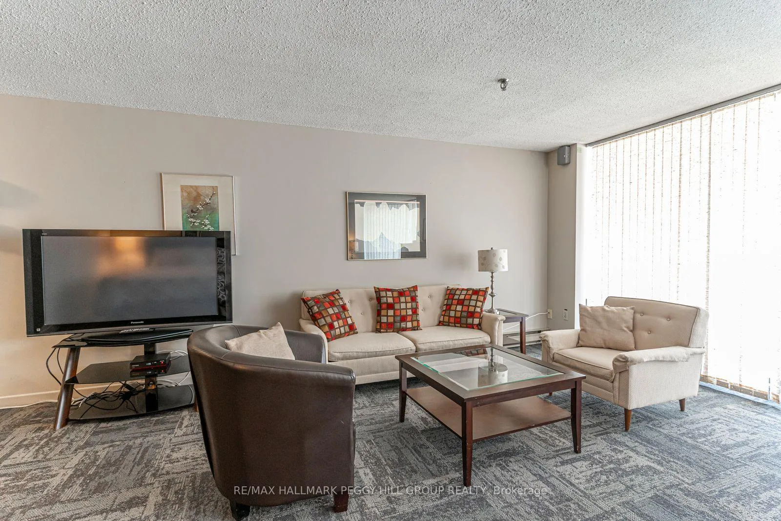 Photo 15 of Unit 206, 181 Collier Street, Barrie, North Shore — HOMEH