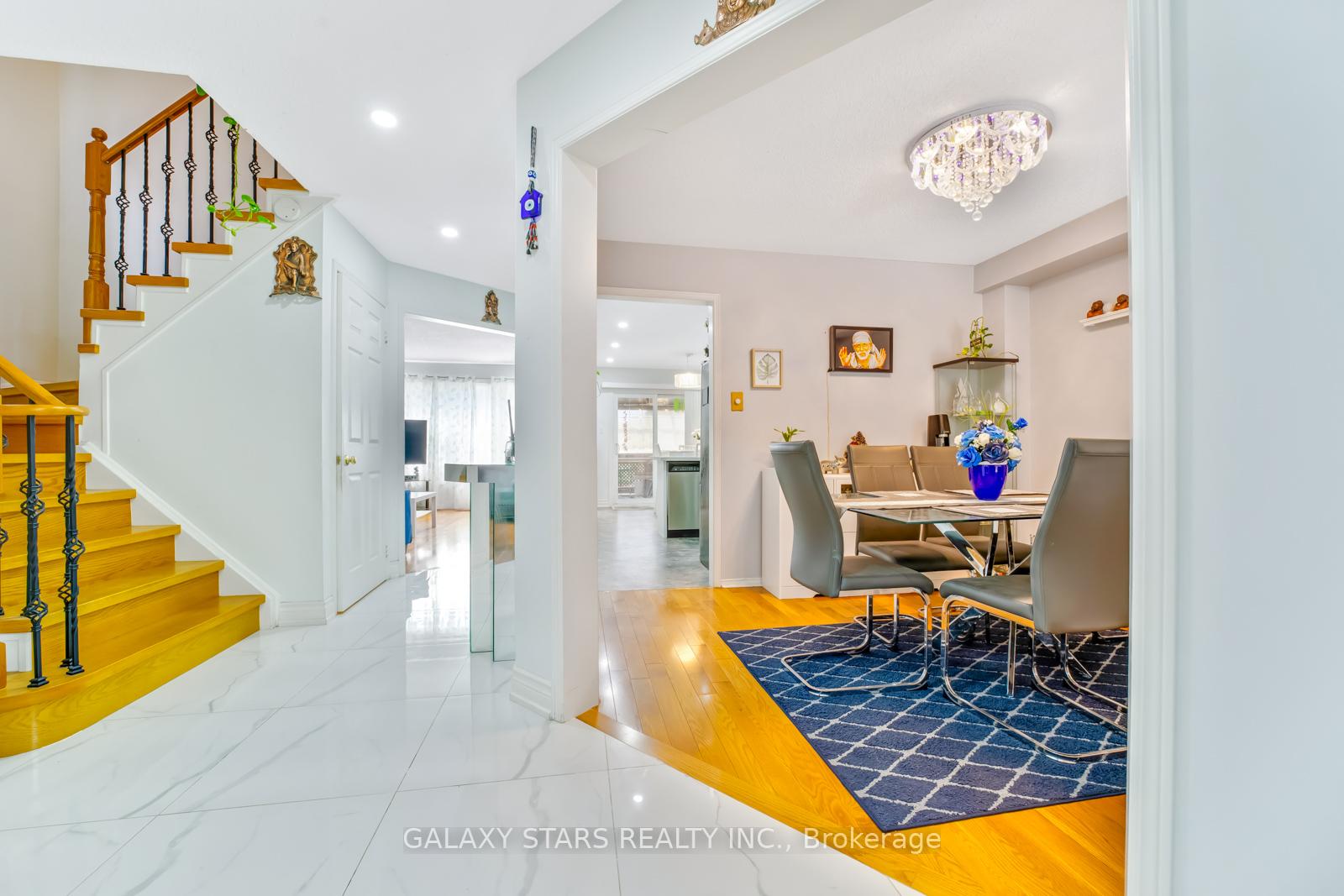 Photo 7 of 25 Fieldnest Crescent, Whitby, Rolling Acres — HOMEH