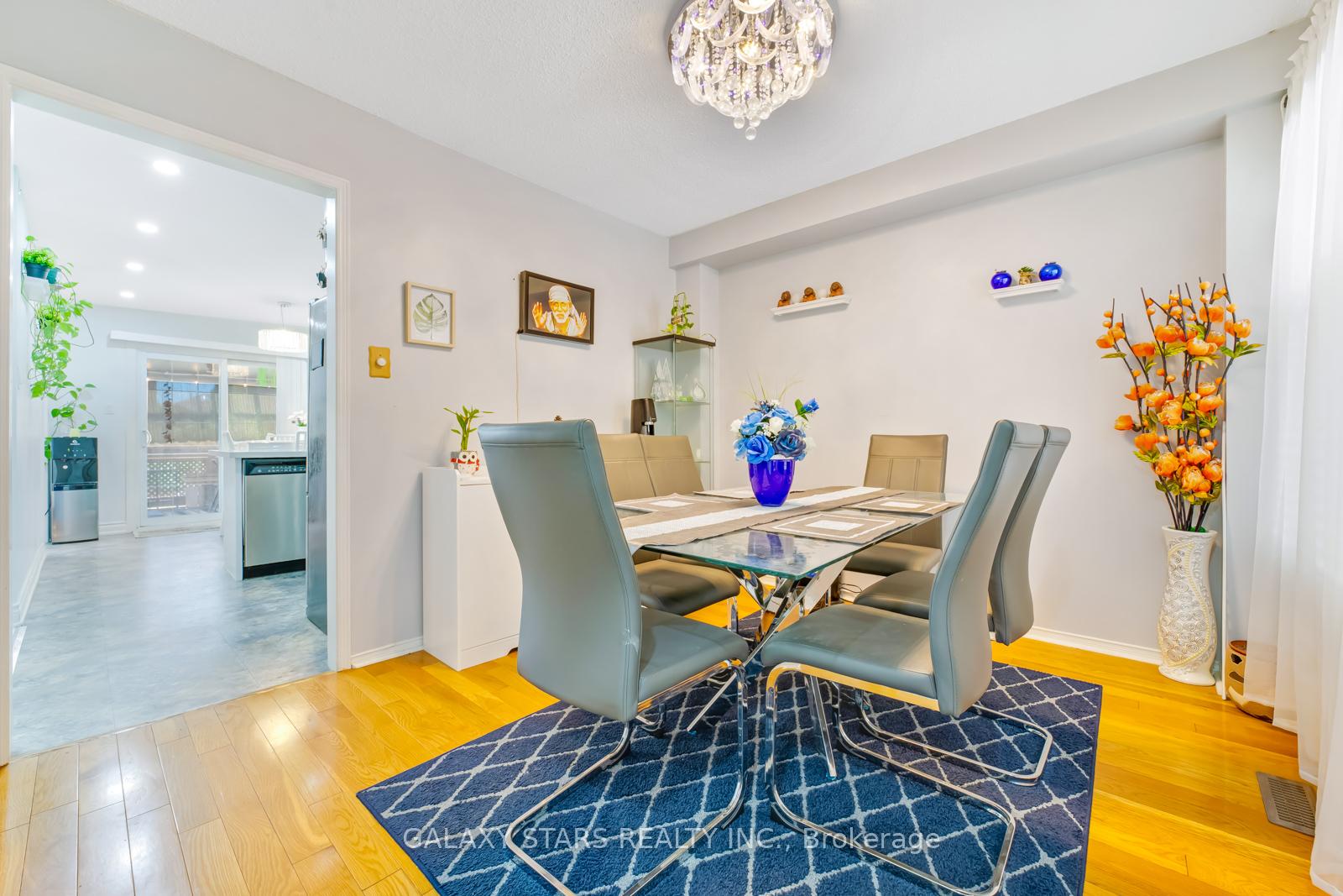 Photo 9 of 25 Fieldnest Crescent, Whitby, Rolling Acres — HOMEH