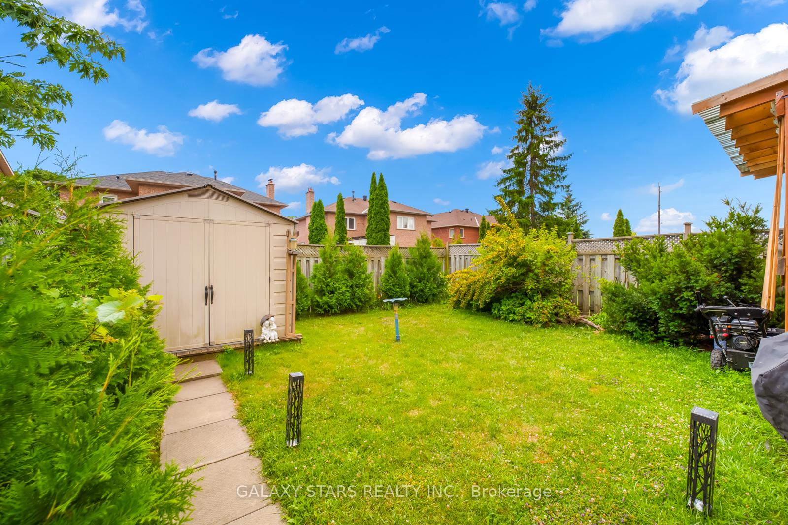 Photo 40 of 25 Fieldnest Crescent, Whitby, Rolling Acres — HOMEH