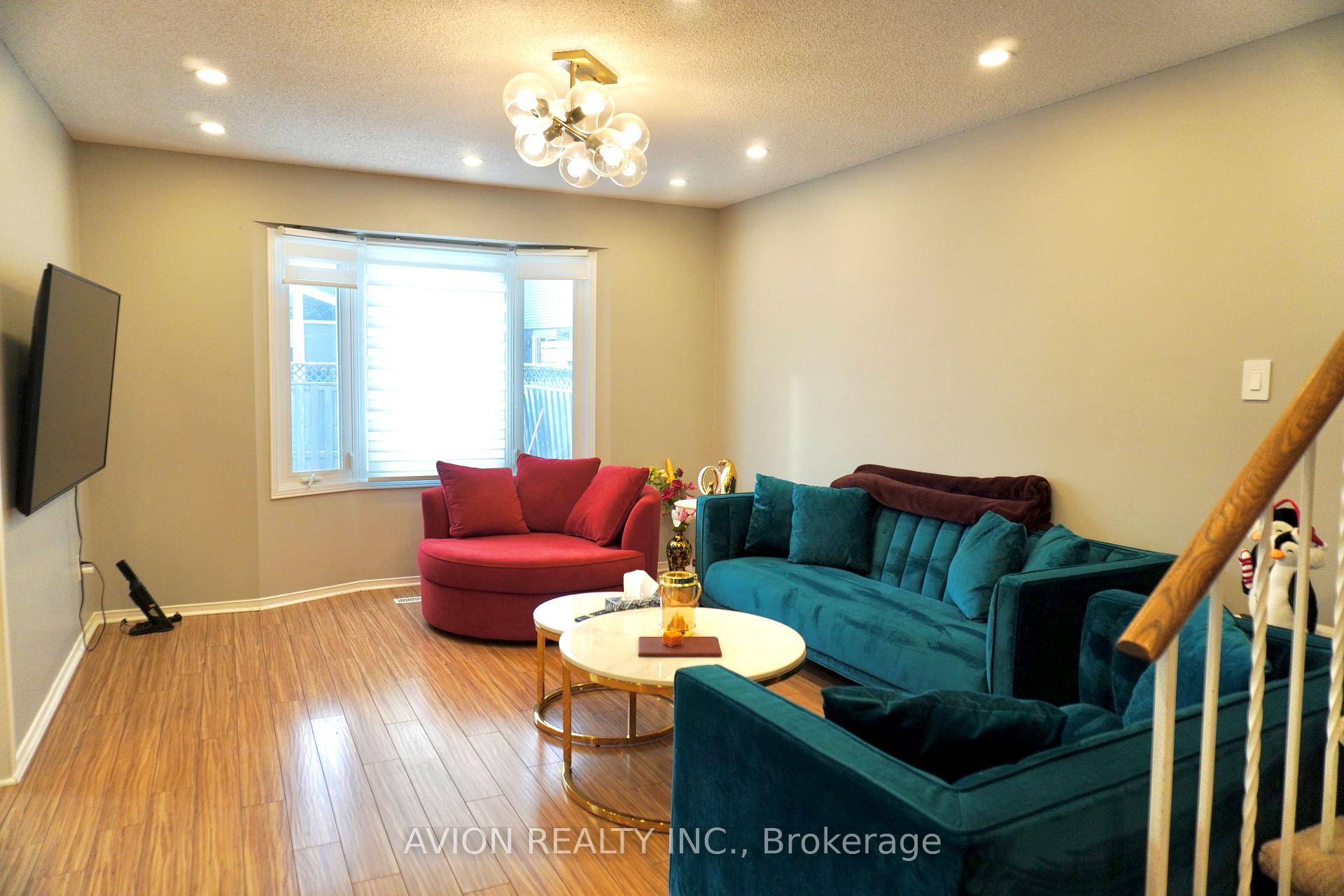 Photo 9 of 70 Barnes Drive, Ajax, Central — HOMEH