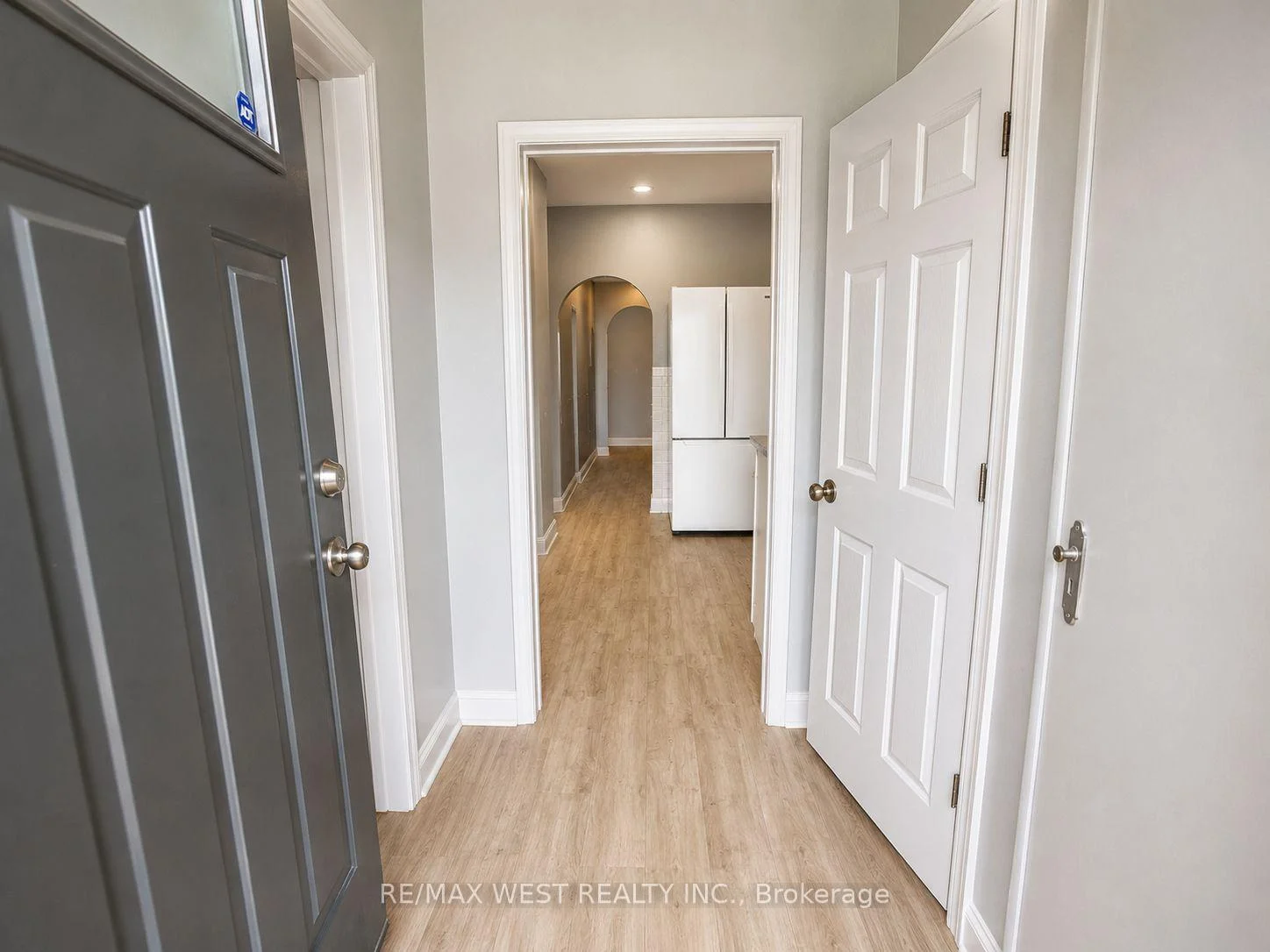 Photo 5 of 875 Ritson Road S, Oshawa, Lakeview — HOMEH