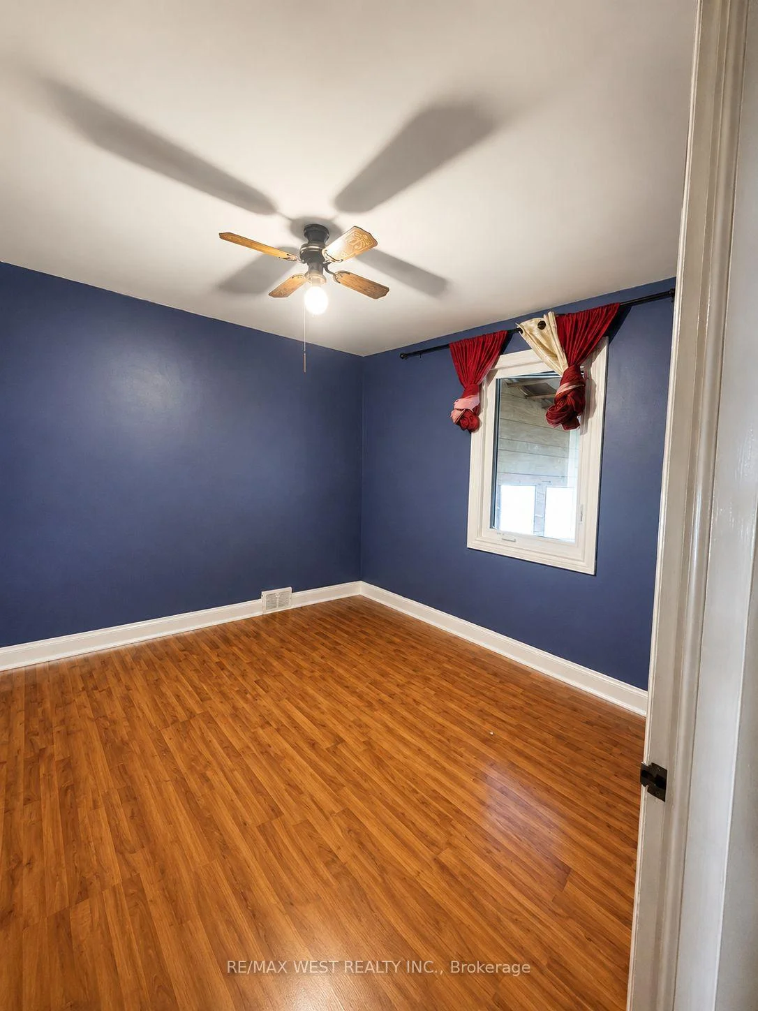 Photo 8 of 875 Ritson Road S, Oshawa, Lakeview — HOMEH