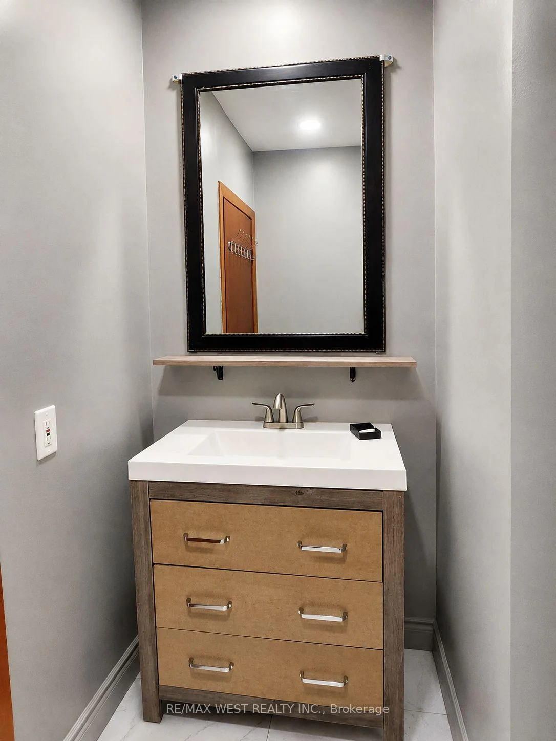 Photo 10 of 875 Ritson Road S, Oshawa, Lakeview — HOMEH