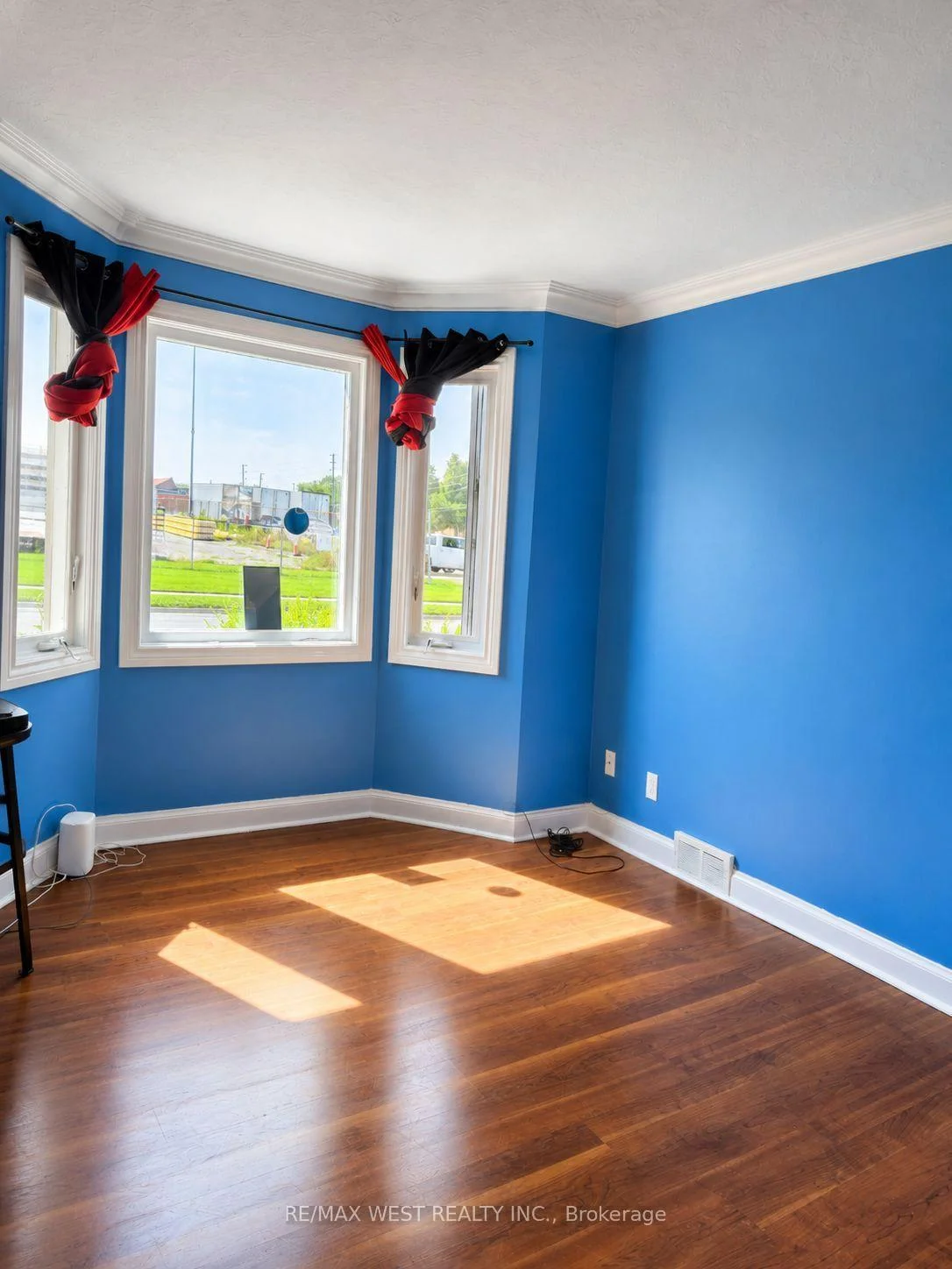 Photo 11 of 875 Ritson Road S, Oshawa, Lakeview — HOMEH