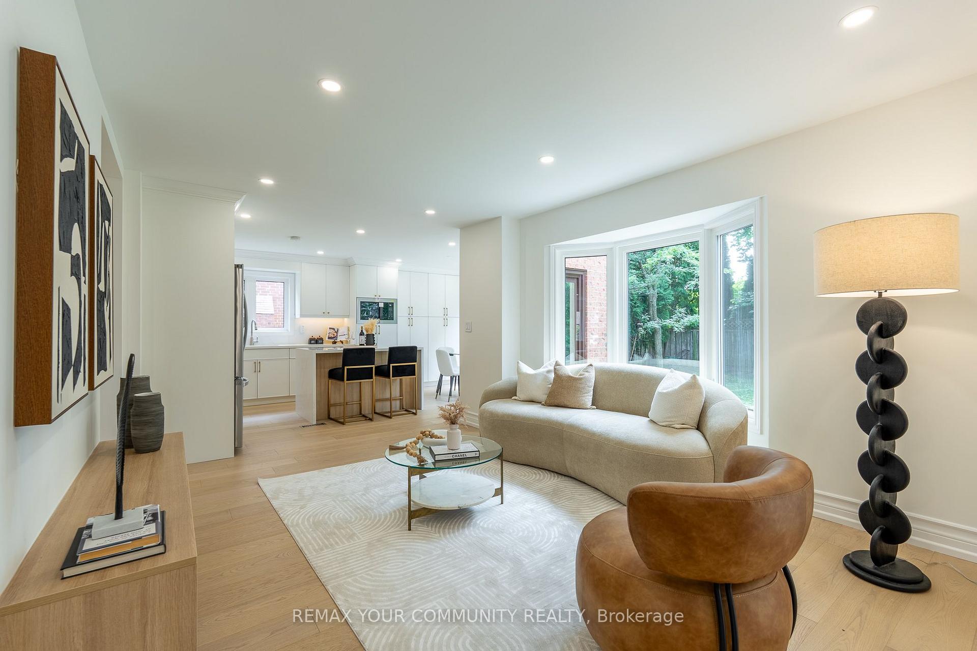 Photo 3 of 27 Houseman Crescent, Richmond Hill, North Richvale — HOMEH