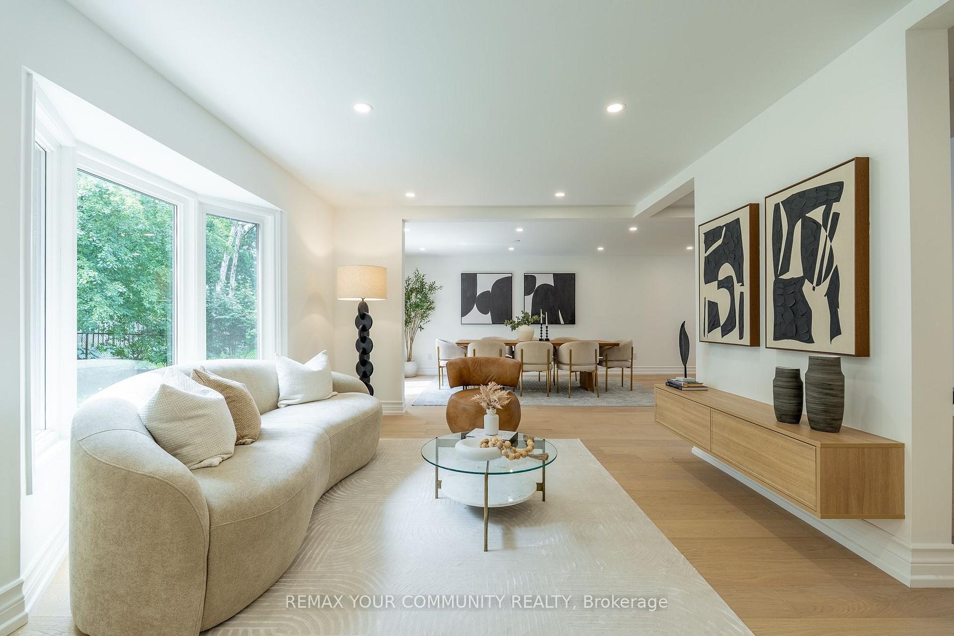 Photo 5 of 27 Houseman Crescent, Richmond Hill, North Richvale — HOMEH