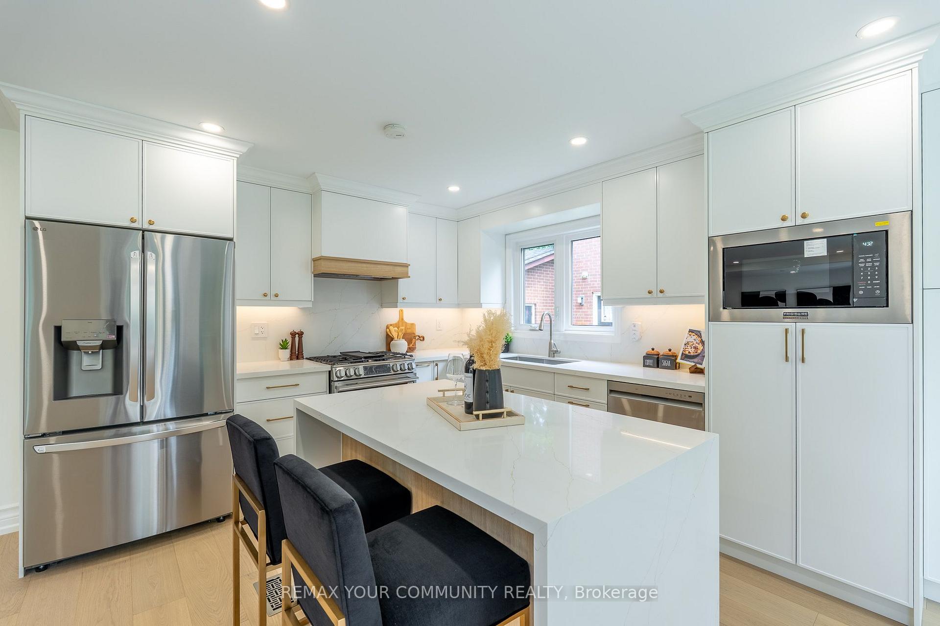 Photo 15 of 27 Houseman Crescent, Richmond Hill, North Richvale — HOMEH