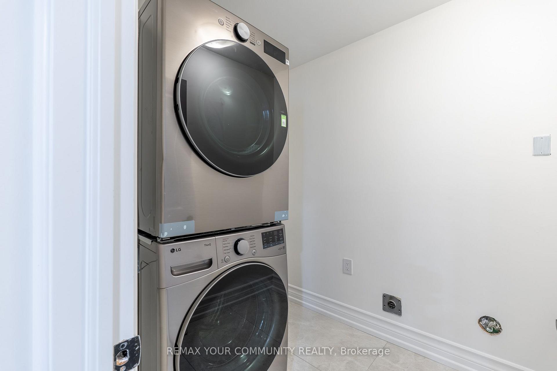 Photo 20 of 27 Houseman Crescent, Richmond Hill, North Richvale — HOMEH