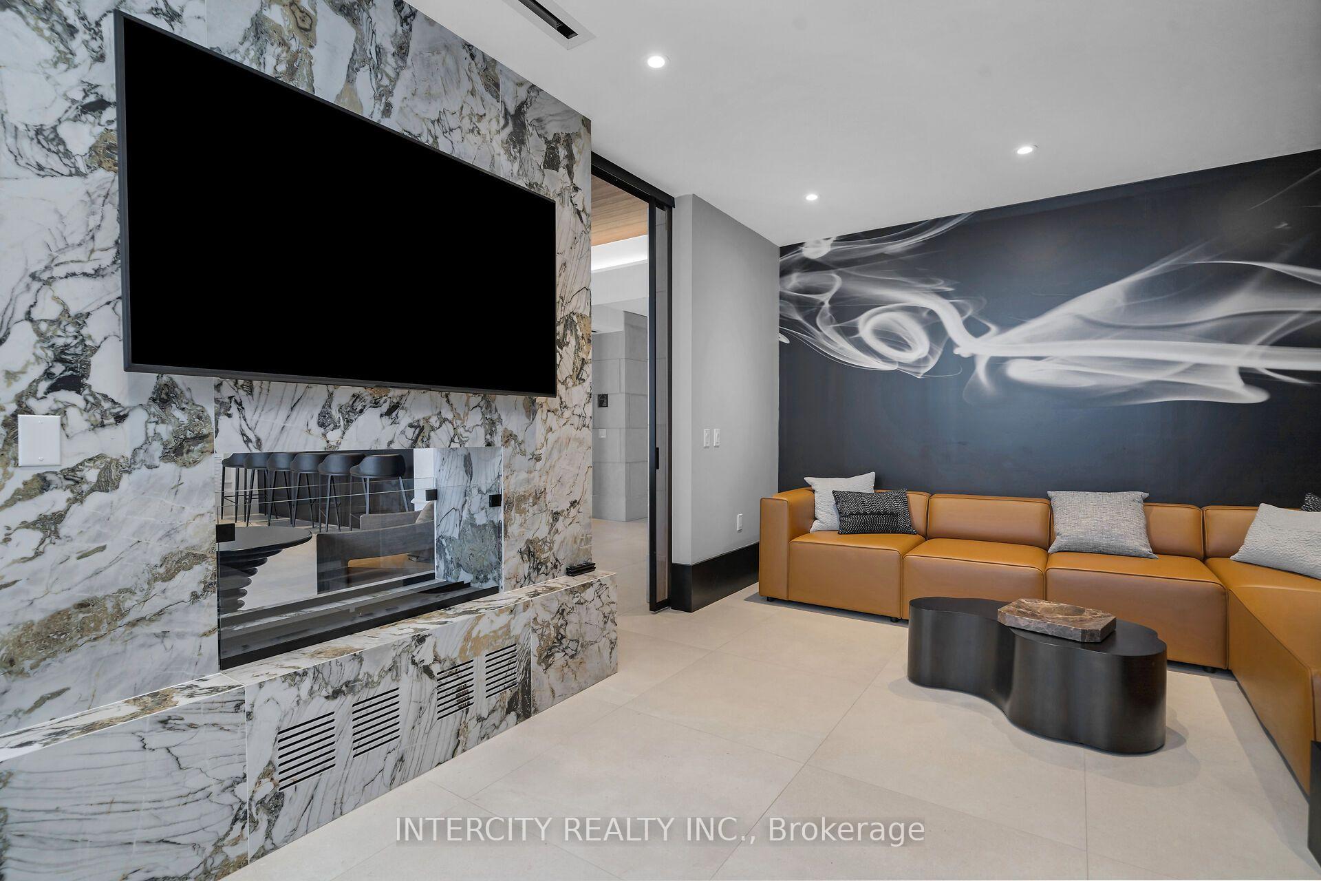 Photo 10 of Unit 619, 2075 King Road, King, King City — HOMEH