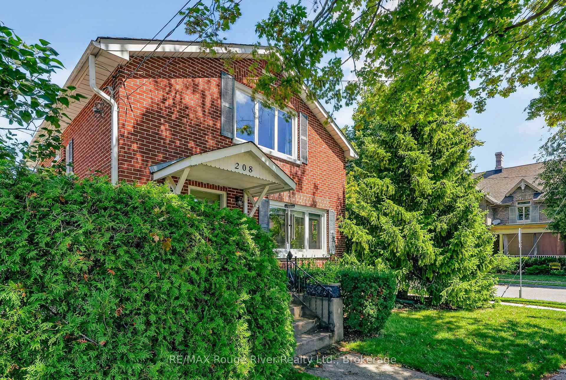 Photo 4 of 208 Albert Street, Cobourg — HOMEH