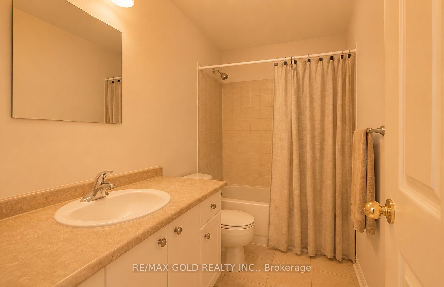 Photo 13 of 117 Wawinet Street, Midland — HOMEH