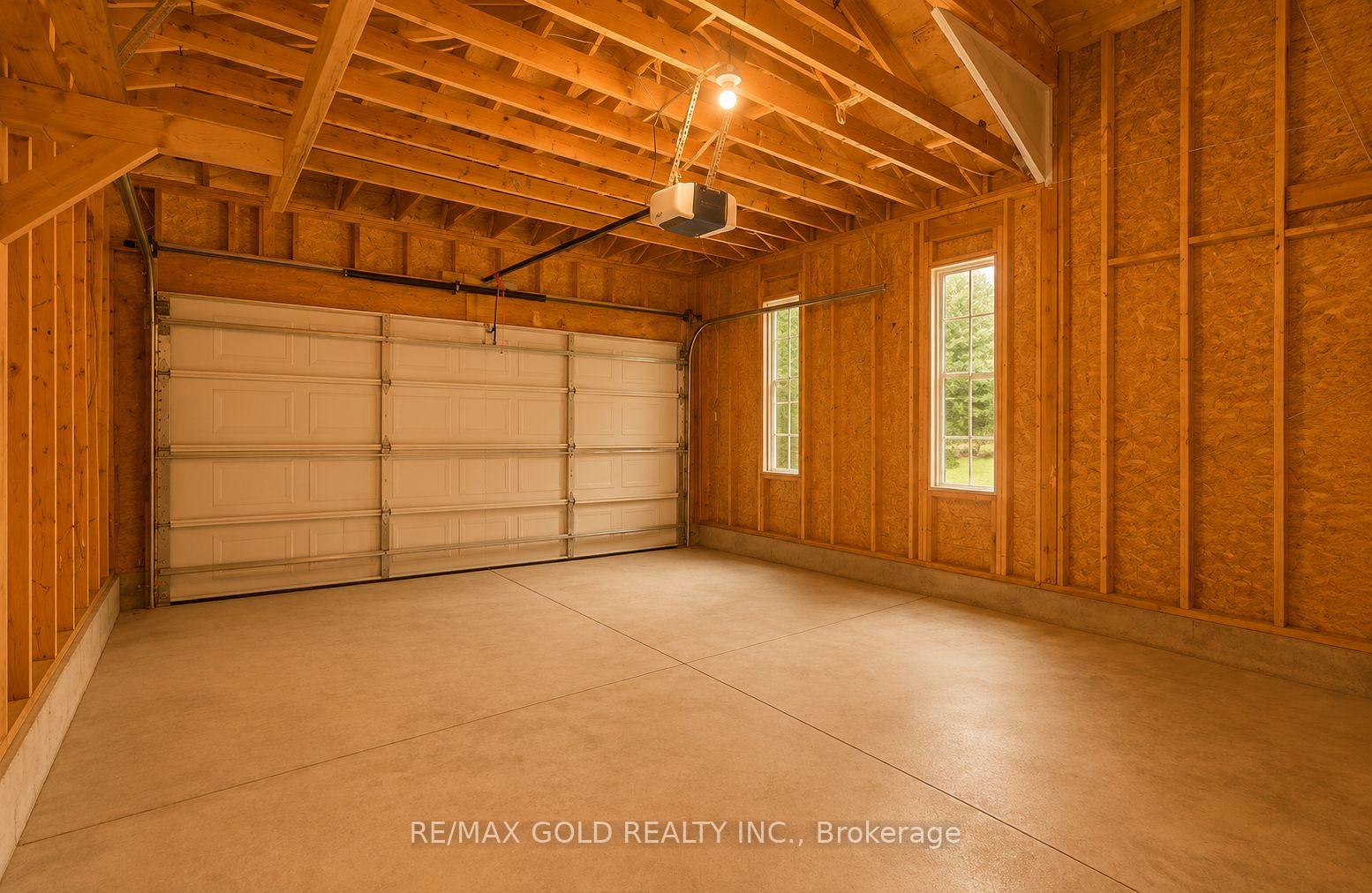 Photo 16 of 117 Wawinet Street, Midland — HOMEH