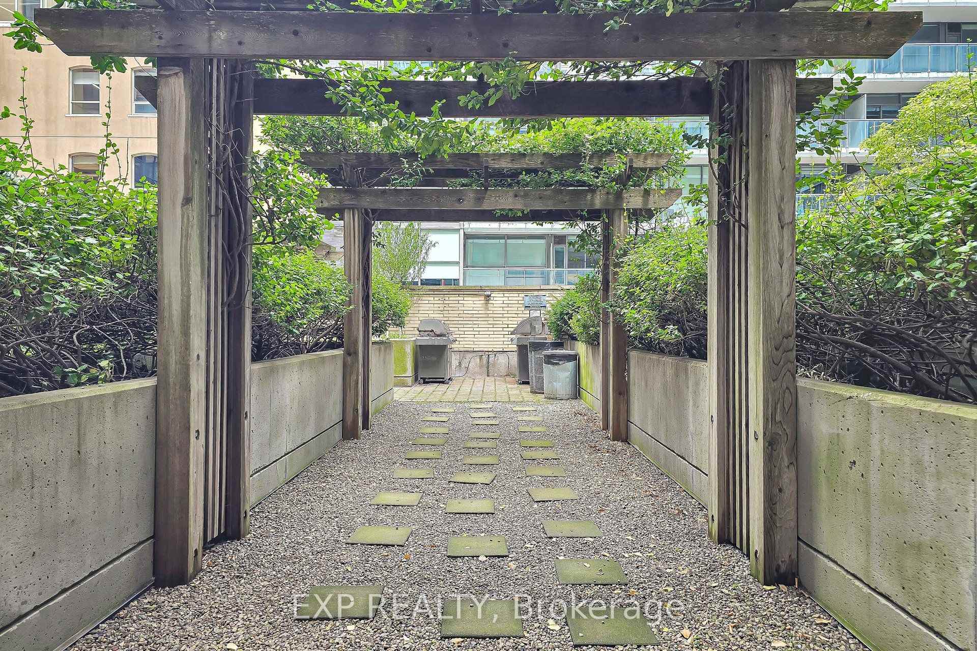 Photo 37 of Unit 1208, 438 King Street W, Toronto, Waterfront Communities — HOMEH