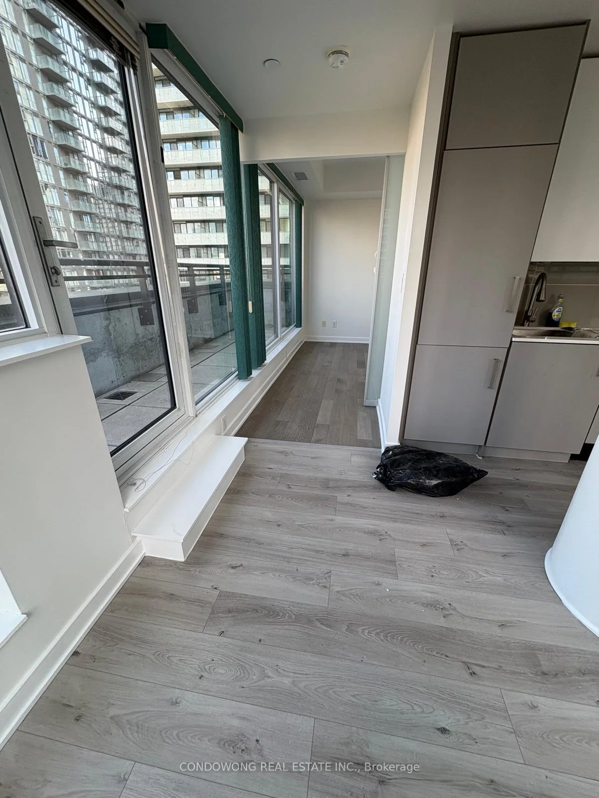 Photo 11 of Unit 905, 17 Dundonald Street, Toronto, Church-Yonge Corridor — HOMEH