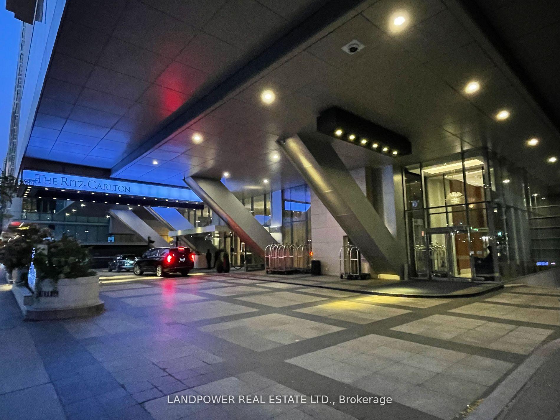 Photo 15 of Unit 3702, 183 Wellington Street, Toronto, Waterfront Communities — HOMEH