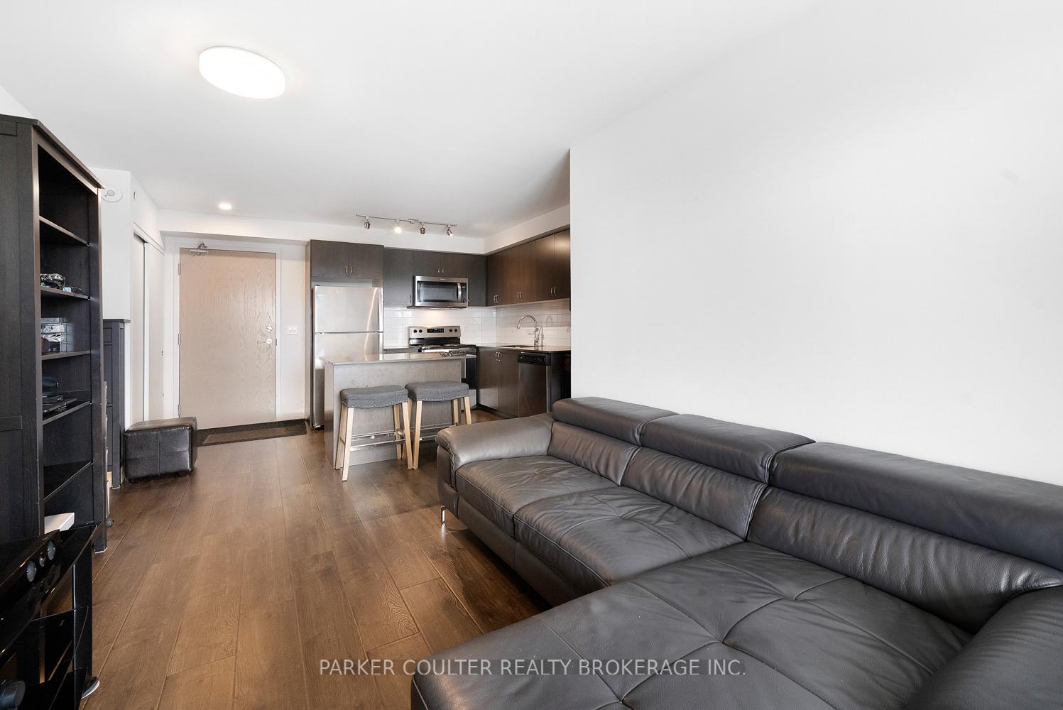 Photo 8 of Unit 909, 58 Lakeside Terrace, Barrie, Little Lake — HOMEH