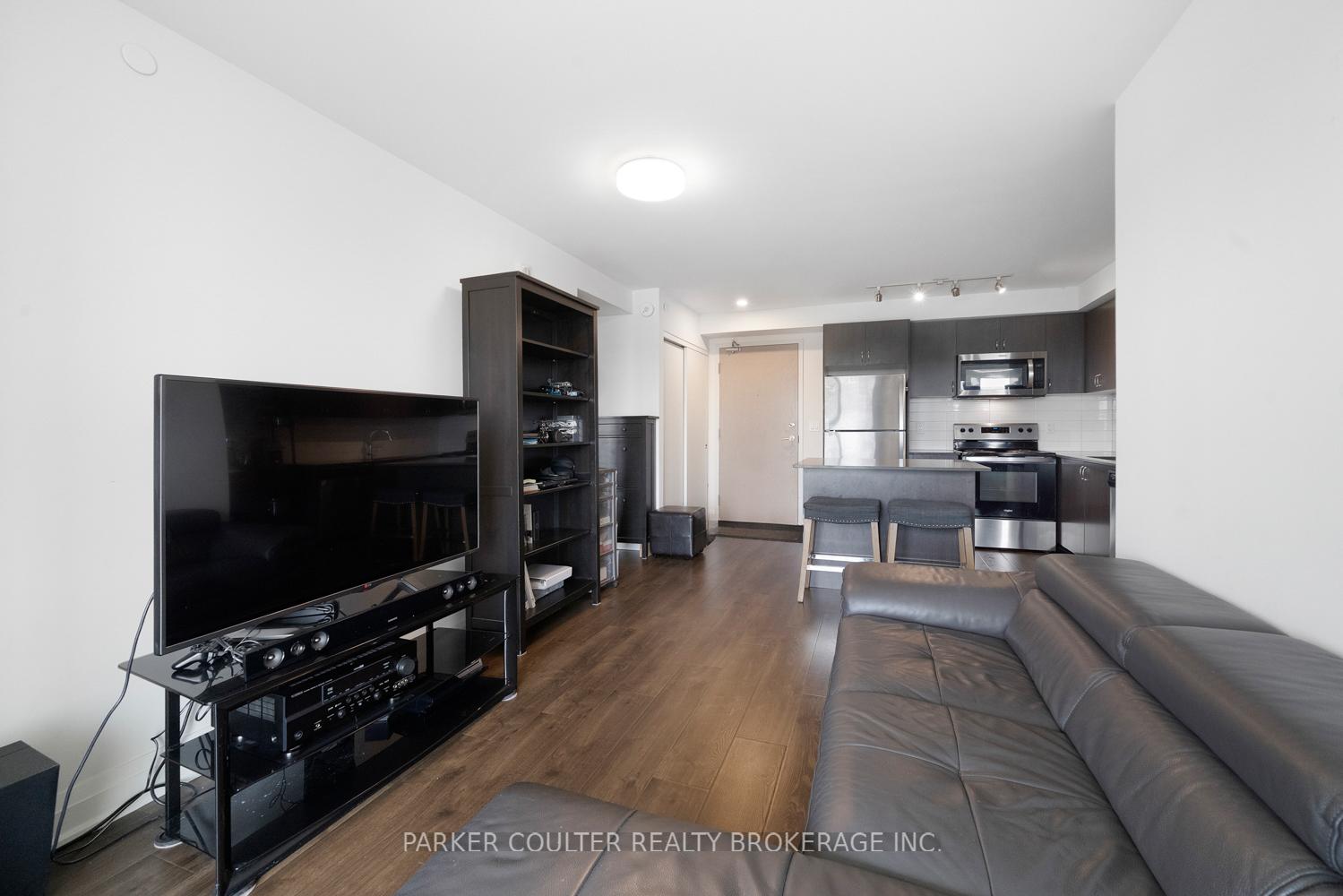 Photo 9 of Unit 909, 58 Lakeside Terrace, Barrie, Little Lake — HOMEH