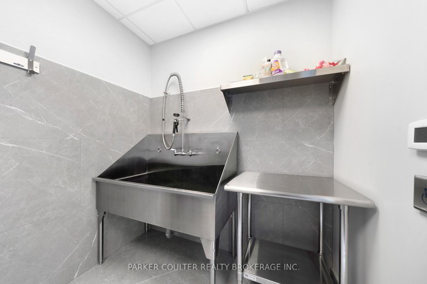 Photo 38 of Unit 909, 58 Lakeside Terrace, Barrie, Little Lake — HOMEH