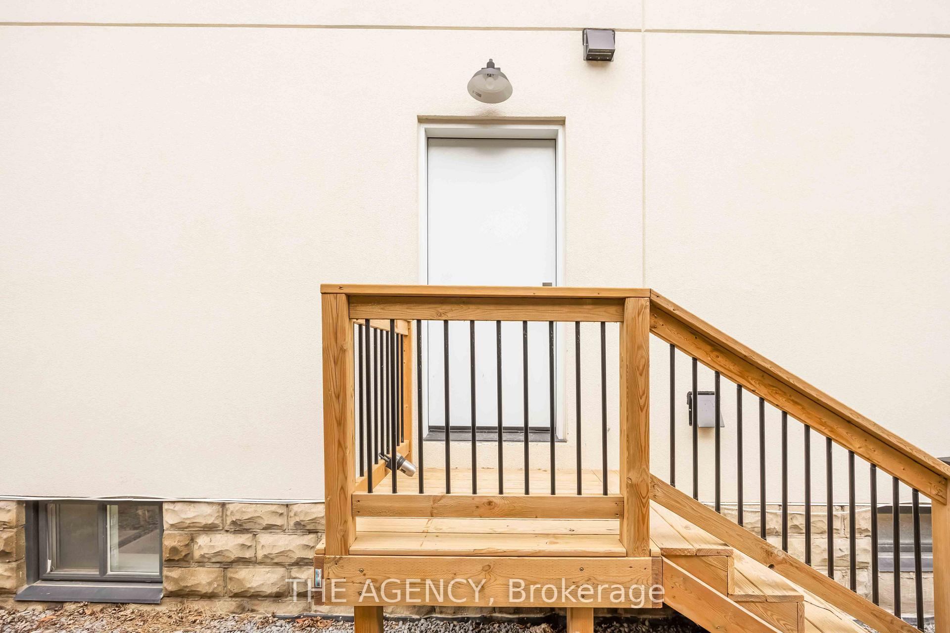 Photo 2 of Unit D, 2508 Lakeshore Boulevard, Etobicoke, Mimico — HOMEH