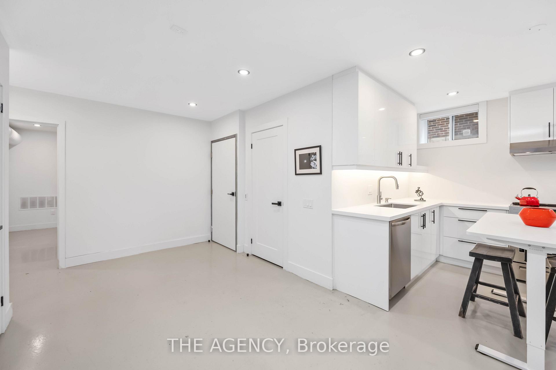 Photo 12 of Unit D, 2508 Lakeshore Boulevard, Etobicoke, Mimico — HOMEH