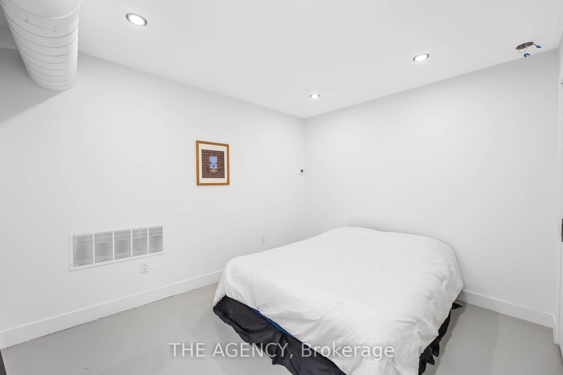Photo 13 of Unit D, 2508 Lakeshore Boulevard, Etobicoke, Mimico — HOMEH