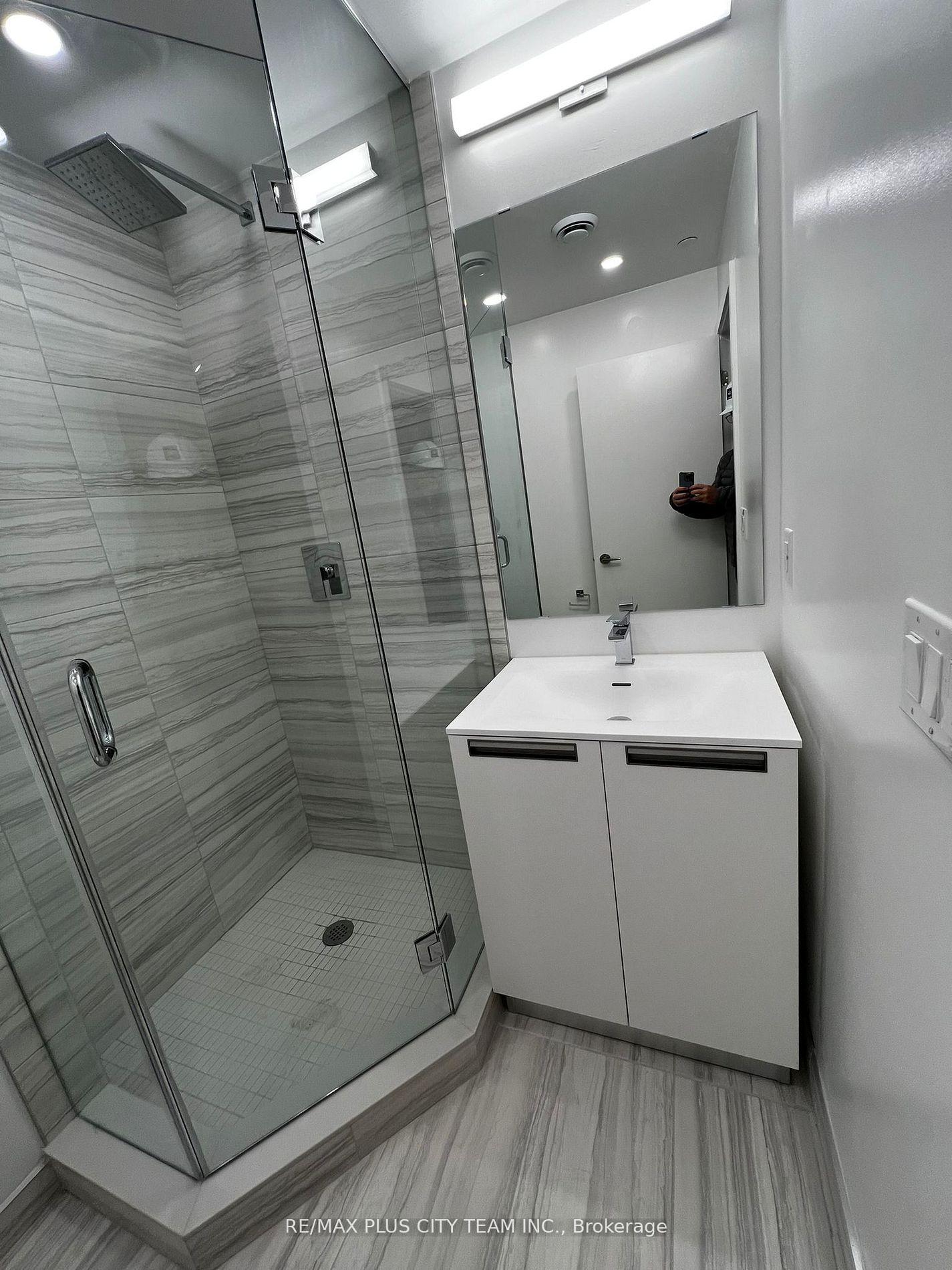 Photo 8 of Unit 316, 160 Kingsway Crescent W, Etobicoke, Kingsway South — HOMEH