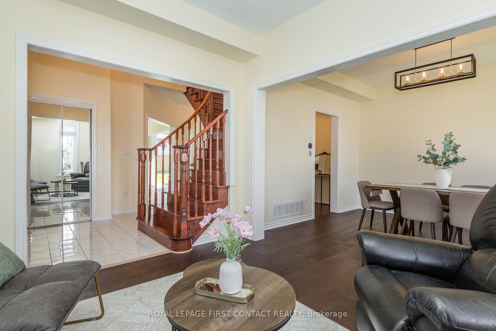 Photo 6 of 1 Griffin Gate, Barrie, Innis-Shore — HOMEH