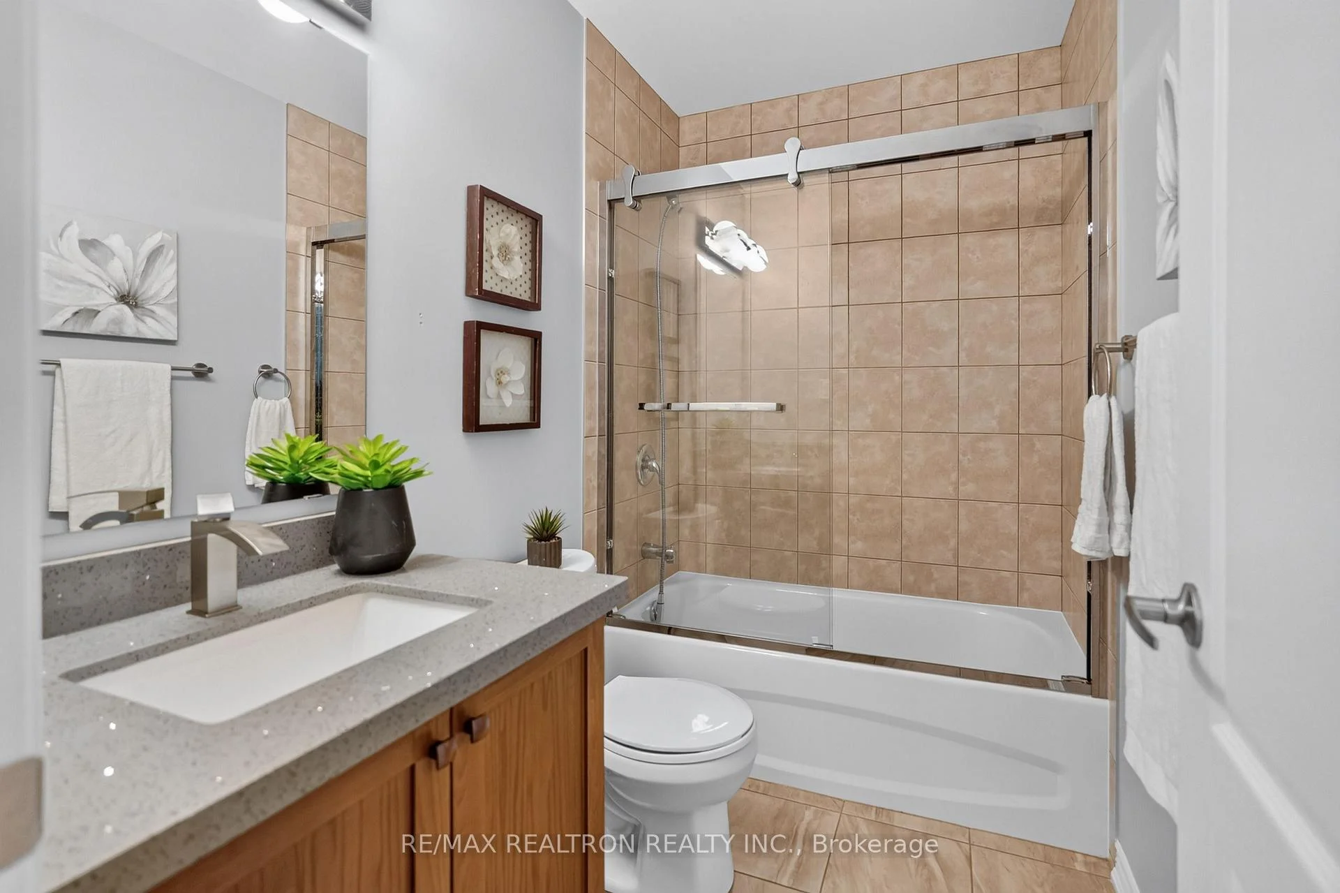 Photo 55 of 1428 Gord Vision Avenue, Clarington, Courtice — HOMEH