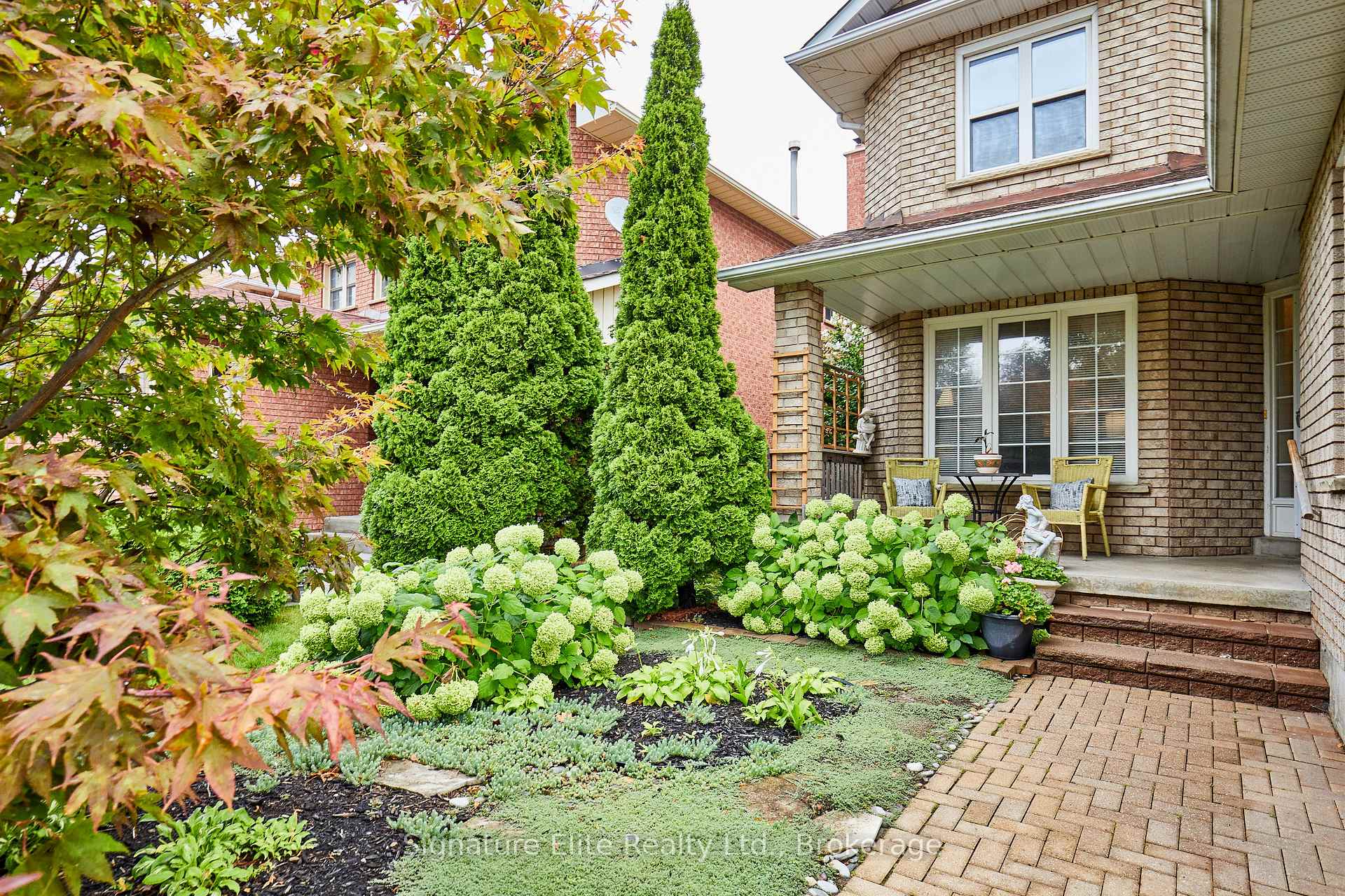 Photo 2 of 33 Waller Street, Whitby, Rolling Acres — HOMEH
