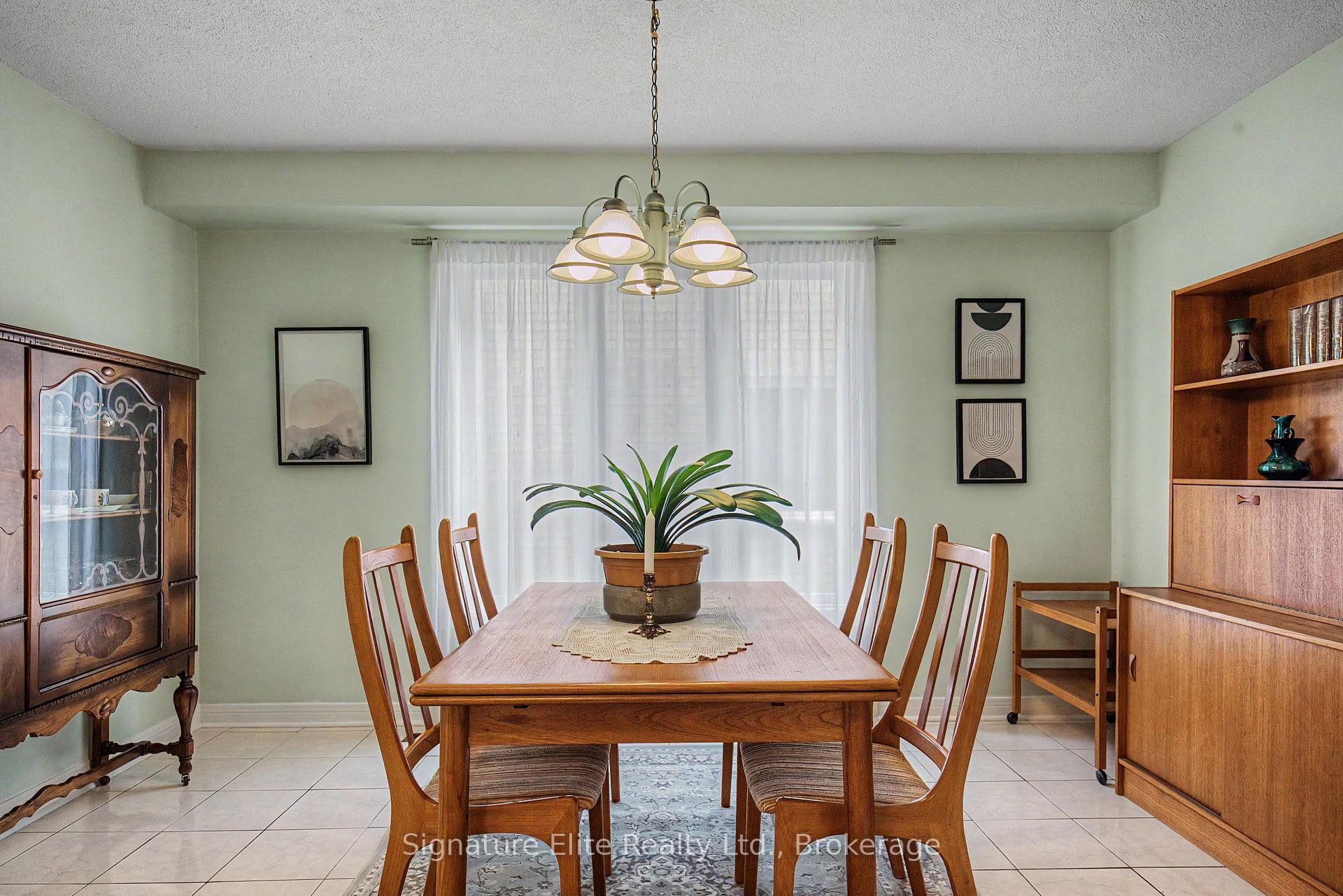 Photo 5 of 33 Waller Street, Whitby, Rolling Acres — HOMEH